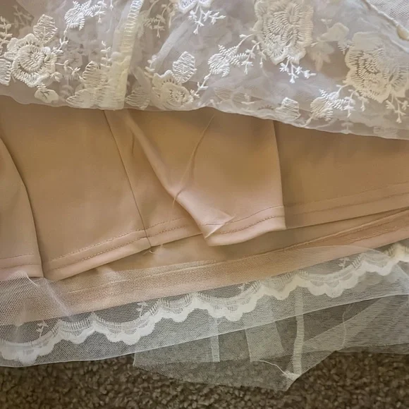 NWT Lulu’s Wedding Dress - Picture 9 of 9